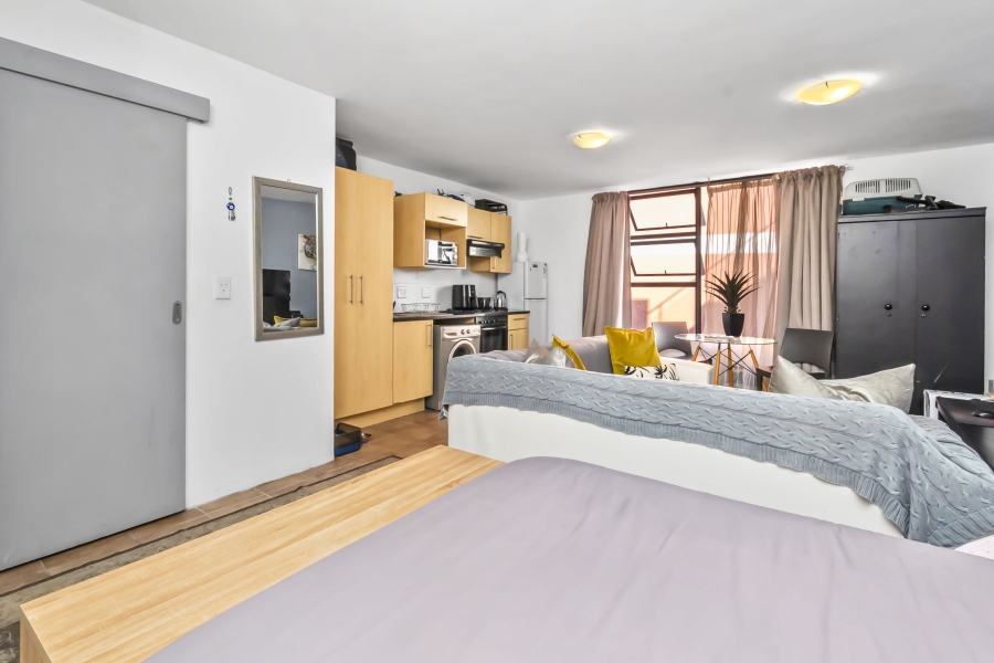 1 Bedroom Property for Sale in Zonnebloem Western Cape